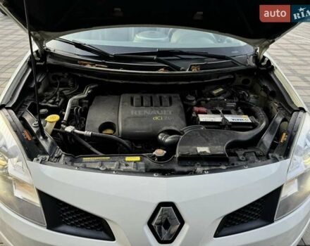 Белый Рено Колеос, объемом двигателя 2 л и пробегом 225 тыс. км за 9800 $, фото 42 на Automoto.ua