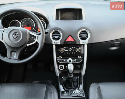 Белый Рено Колеос, объемом двигателя 2 л и пробегом 202 тыс. км за 10300 $, фото 31 на Automoto.ua
