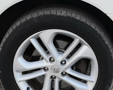 Белый Рено Колеос, объемом двигателя 2 л и пробегом 202 тыс. км за 10300 $, фото 12 на Automoto.ua