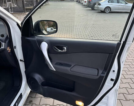 Белый Рено Колеос, объемом двигателя 2 л и пробегом 169 тыс. км за 9700 $, фото 37 на Automoto.ua