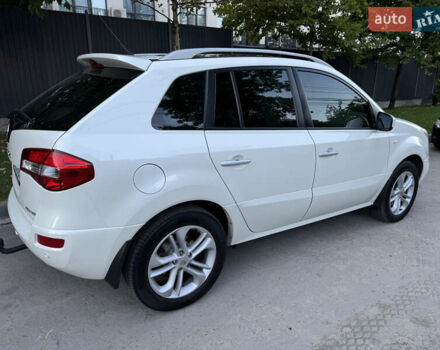 Білий Рено Колеос, об'ємом двигуна 2.5 л та пробігом 103 тис. км за 15000 $, фото 1 на Automoto.ua