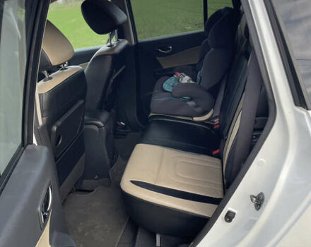 Белый Рено Колеос, объемом двигателя 2 л и пробегом 292 тыс. км за 10000 $, фото 10 на Automoto.ua