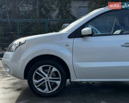 Белый Рено Колеос, объемом двигателя 2 л и пробегом 290 тыс. км за 9450 $, фото 2 на Automoto.ua