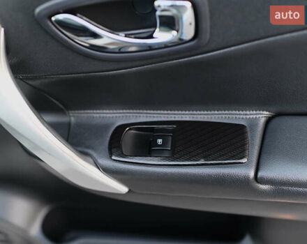 Белый Рено Колеос, объемом двигателя 2 л и пробегом 202 тыс. км за 10300 $, фото 50 на Automoto.ua