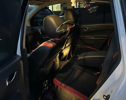 Белый Рено Колеос, объемом двигателя 2.49 л и пробегом 257 тыс. км за 10100 $, фото 8 на Automoto.ua