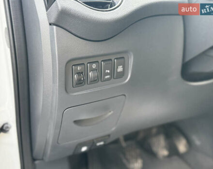 Белый Рено Колеос, объемом двигателя 2 л и пробегом 290 тыс. км за 9450 $, фото 22 на Automoto.ua