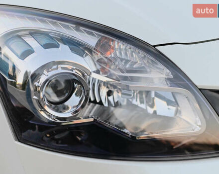 Белый Рено Колеос, объемом двигателя 2 л и пробегом 202 тыс. км за 10300 $, фото 23 на Automoto.ua