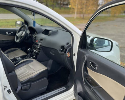 Белый Рено Колеос, объемом двигателя 2 л и пробегом 292 тыс. км за 10000 $, фото 12 на Automoto.ua