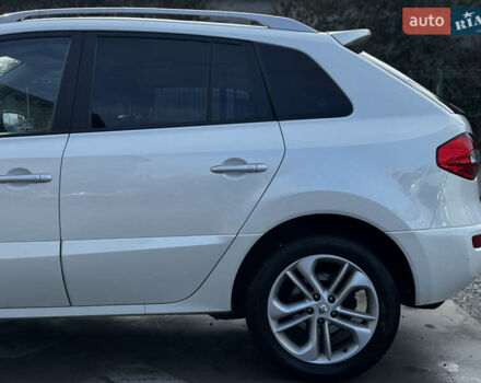 Белый Рено Колеос, объемом двигателя 2 л и пробегом 290 тыс. км за 9450 $, фото 3 на Automoto.ua