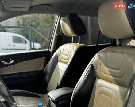 Белый Рено Колеос, объемом двигателя 2 л и пробегом 290 тыс. км за 9450 $, фото 20 на Automoto.ua