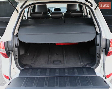 Белый Рено Колеос, объемом двигателя 2 л и пробегом 202 тыс. км за 10300 $, фото 52 на Automoto.ua