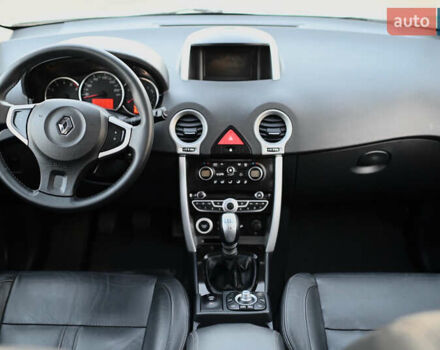 Белый Рено Колеос, объемом двигателя 2 л и пробегом 202 тыс. км за 10300 $, фото 32 на Automoto.ua