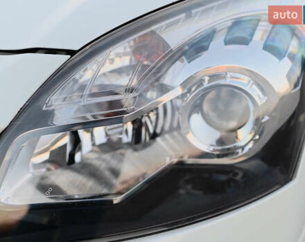 Белый Рено Колеос, объемом двигателя 2 л и пробегом 202 тыс. км за 10300 $, фото 24 на Automoto.ua