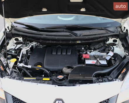 Белый Рено Колеос, объемом двигателя 2 л и пробегом 202 тыс. км за 10300 $, фото 41 на Automoto.ua