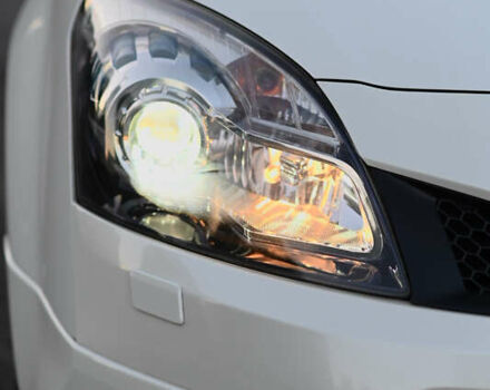 Белый Рено Колеос, объемом двигателя 2 л и пробегом 202 тыс. км за 10300 $, фото 15 на Automoto.ua