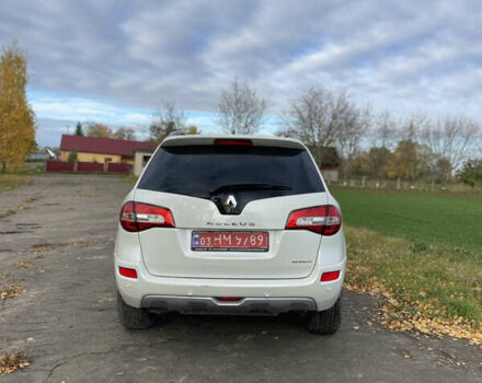 Белый Рено Колеос, объемом двигателя 2 л и пробегом 292 тыс. км за 10000 $, фото 3 на Automoto.ua