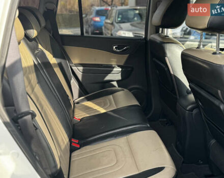 Белый Рено Колеос, объемом двигателя 2 л и пробегом 290 тыс. км за 9450 $, фото 29 на Automoto.ua