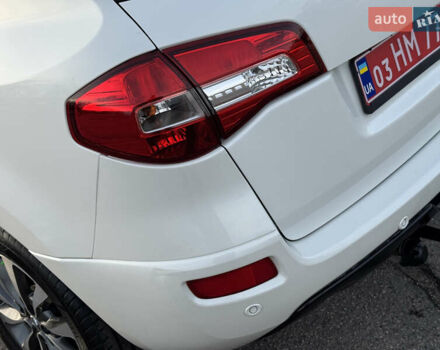 Белый Рено Колеос, объемом двигателя 2 л и пробегом 226 тыс. км за 12500 $, фото 25 на Automoto.ua