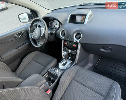 Белый Рено Колеос, объемом двигателя 2 л и пробегом 260 тыс. км за 9900 $, фото 17 на Automoto.ua