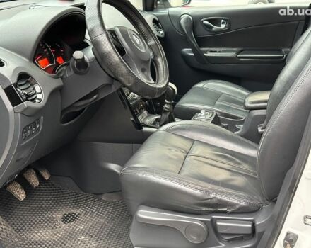 Белый Рено Колеос, объемом двигателя 2 л и пробегом 260 тыс. км за 10290 $, фото 6 на Automoto.ua