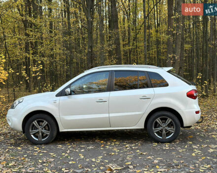 Білий Рено Колеос, об'ємом двигуна 2 л та пробігом 231 тис. км за 10600 $, фото 3 на Automoto.ua