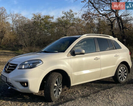 Білий Рено Колеос, об'ємом двигуна 2 л та пробігом 260 тис. км за 9500 $, фото 4 на Automoto.ua