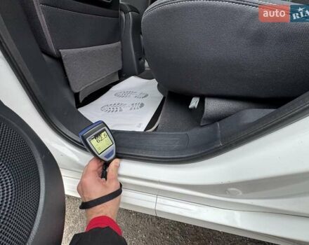 Білий Рено Колеос, об'ємом двигуна 2 л та пробігом 249 тис. км за 10200 $, фото 73 на Automoto.ua