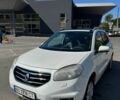 Белый Рено Колеос, объемом двигателя 2.49 л и пробегом 203 тыс. км за 8900 $, фото 1 на Automoto.ua