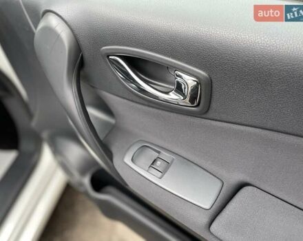 Білий Рено Колеос, об'ємом двигуна 2 л та пробігом 249 тис. км за 10200 $, фото 36 на Automoto.ua