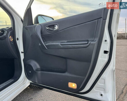 Белый Рено Колеос, объемом двигателя 2 л и пробегом 226 тыс. км за 12500 $, фото 64 на Automoto.ua