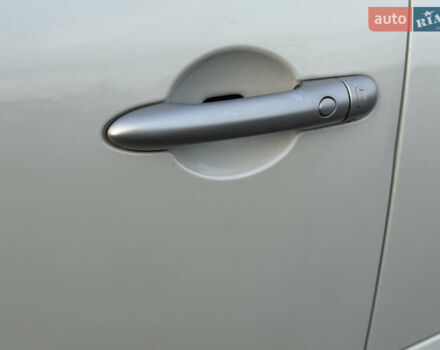 Белый Рено Колеос, объемом двигателя 2 л и пробегом 226 тыс. км за 12500 $, фото 23 на Automoto.ua