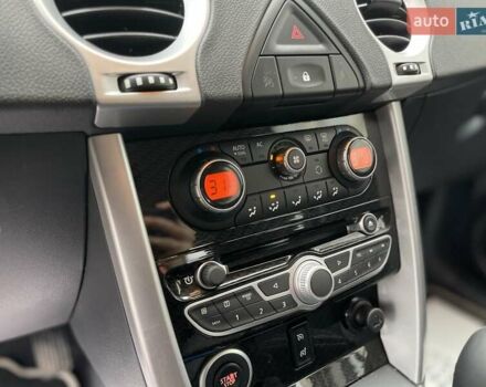 Білий Рено Колеос, об'ємом двигуна 2 л та пробігом 249 тис. км за 10200 $, фото 14 на Automoto.ua