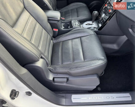 Белый Рено Колеос, объемом двигателя 2 л и пробегом 226 тыс. км за 12500 $, фото 62 на Automoto.ua