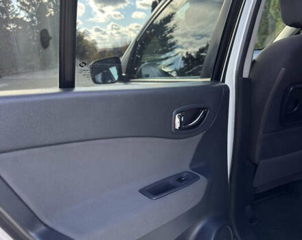 Белый Рено Колеос, объемом двигателя 2 л и пробегом 167 тыс. км за 9700 $, фото 23 на Automoto.ua