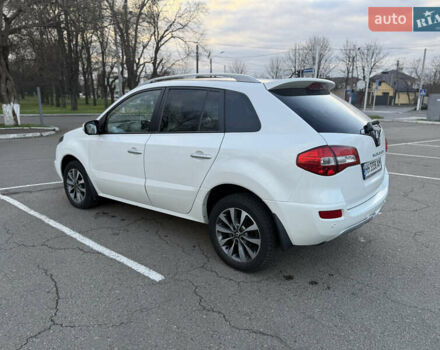 Белый Рено Колеос, объемом двигателя 2 л и пробегом 260 тыс. км за 9900 $, фото 5 на Automoto.ua