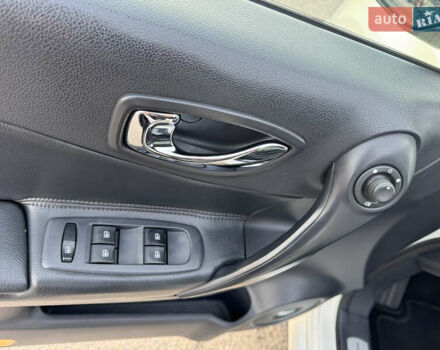 Белый Рено Колеос, объемом двигателя 2 л и пробегом 226 тыс. км за 12500 $, фото 44 на Automoto.ua