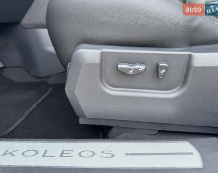 Белый Рено Колеос, объемом двигателя 2 л и пробегом 226 тыс. км за 12500 $, фото 41 на Automoto.ua