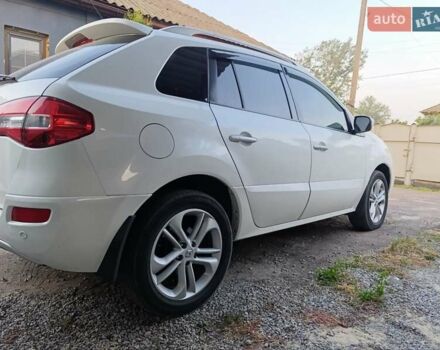 Белый Рено Колеос, объемом двигателя 2 л и пробегом 220 тыс. км за 10900 $, фото 3 на Automoto.ua