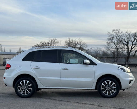 Белый Рено Колеос, объемом двигателя 2 л и пробегом 226 тыс. км за 12500 $, фото 16 на Automoto.ua