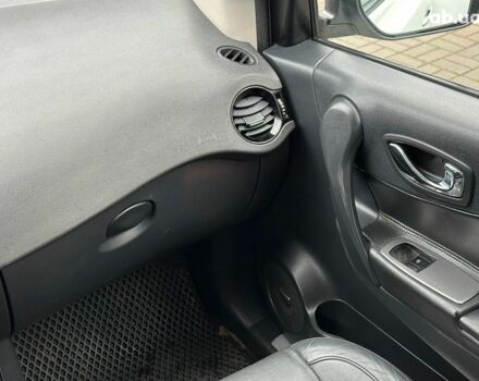 Белый Рено Колеос, объемом двигателя 2 л и пробегом 260 тыс. км за 10290 $, фото 18 на Automoto.ua