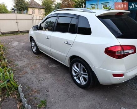 Белый Рено Колеос, объемом двигателя 2 л и пробегом 220 тыс. км за 10900 $, фото 2 на Automoto.ua