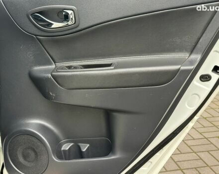 Белый Рено Колеос, объемом двигателя 2 л и пробегом 260 тыс. км за 10290 $, фото 16 на Automoto.ua