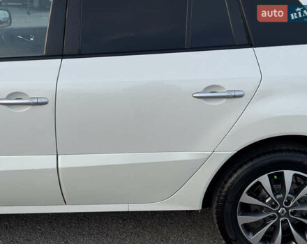 Белый Рено Колеос, объемом двигателя 2 л и пробегом 226 тыс. км за 12500 $, фото 5 на Automoto.ua