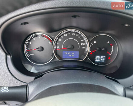 Белый Рено Колеос, объемом двигателя 2 л и пробегом 226 тыс. км за 12500 $, фото 31 на Automoto.ua