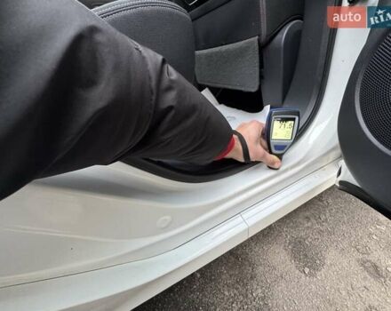 Білий Рено Колеос, об'ємом двигуна 2 л та пробігом 249 тис. км за 10200 $, фото 82 на Automoto.ua