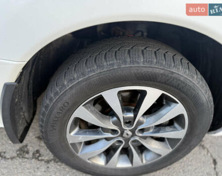 Белый Рено Колеос, объемом двигателя 2 л и пробегом 260 тыс. км за 9900 $, фото 10 на Automoto.ua