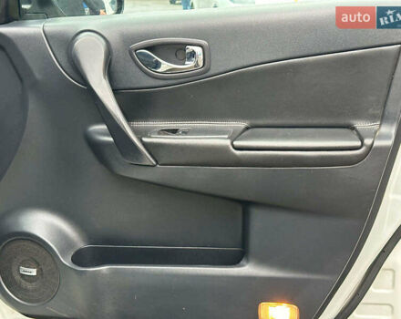 Белый Рено Колеос, объемом двигателя 2 л и пробегом 260 тыс. км за 10290 $, фото 21 на Automoto.ua