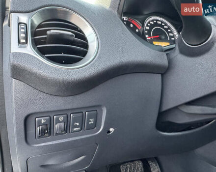 Белый Рено Колеос, объемом двигателя 2 л и пробегом 226 тыс. км за 12500 $, фото 29 на Automoto.ua