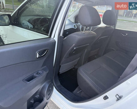 Белый Рено Колеос, объемом двигателя 2 л и пробегом 260 тыс. км за 9900 $, фото 15 на Automoto.ua