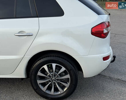 Белый Рено Колеос, объемом двигателя 2 л и пробегом 226 тыс. км за 12500 $, фото 6 на Automoto.ua